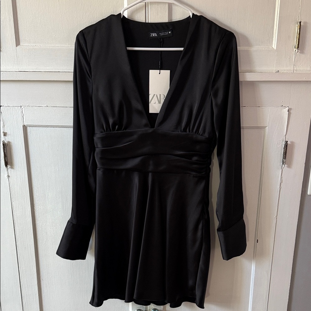 Zara Elegant Black V-Neck Dress